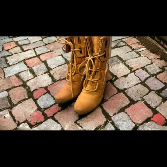 Timberland Ladies Tan & Cream Nurbuck Lace Up Boots sz 7.5 - Picture 6 of 8